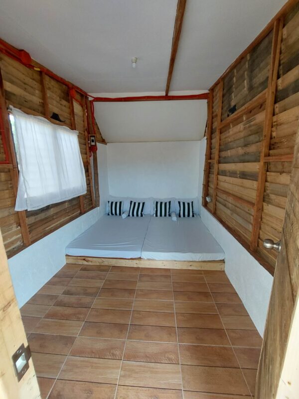 Beach Hut 3 - Image 2