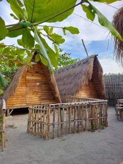 Teepe Huts